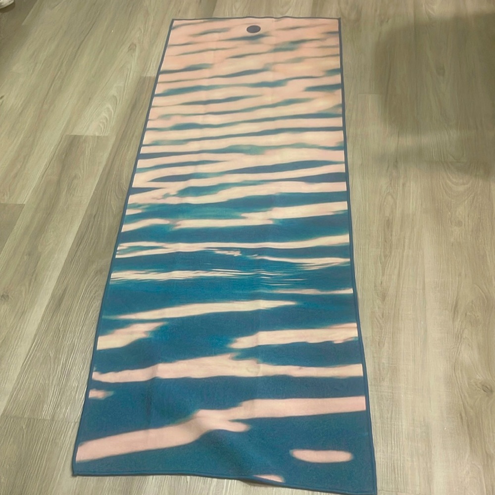 Yogitoes hot yoga mat towel
